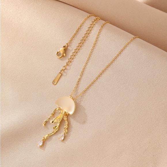 Jellyfish Pendant Necklace - Picture 3 of 3